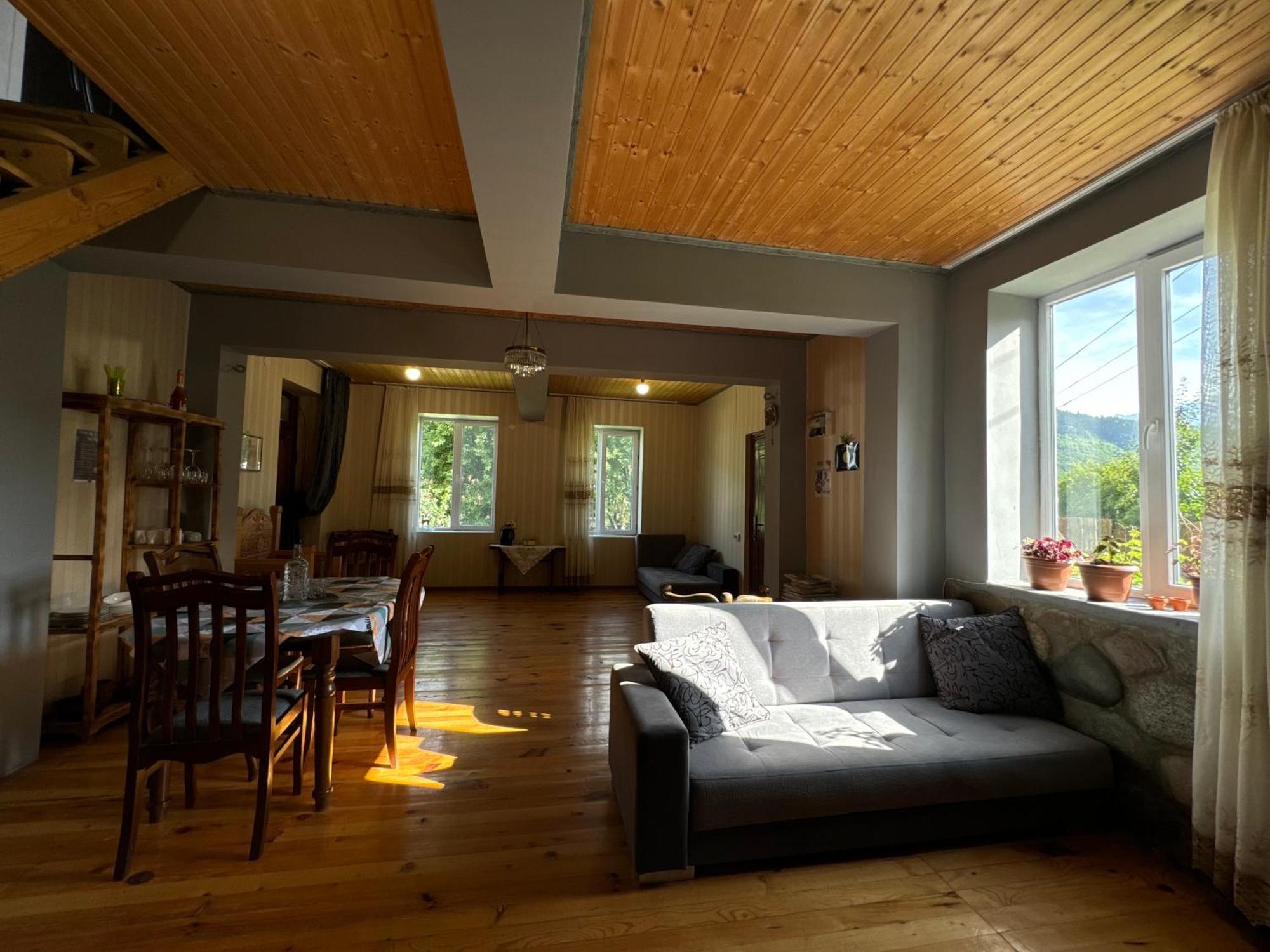 Barbara'S Eco-Cozy Guesthouse メスティア エクステリア 写真